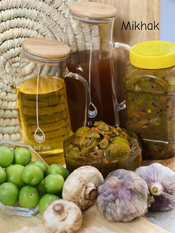 ترشی گوجه سبز با قارچ 700 گرم