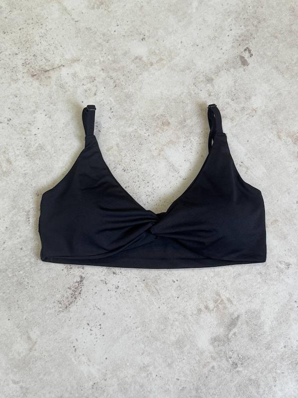 نیمتنه ورزشی مدل گره‌ای