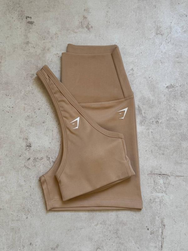 ست نیم‌تنه و بایکر جیمشارک