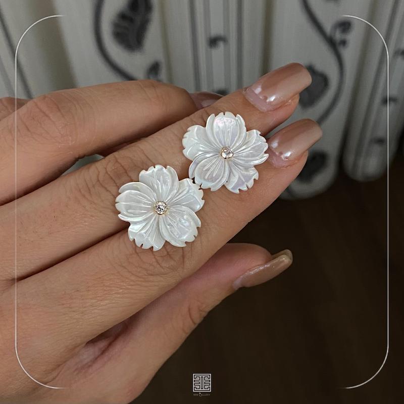 گوشواره گل صدفی