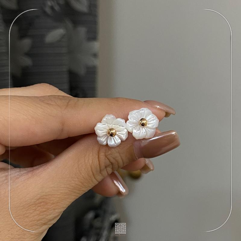 گوشواره گل صدفی