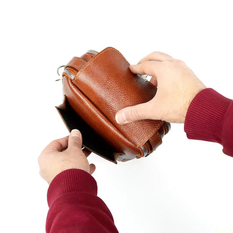 کیف دوشی چرم طبیعی مدل ۷۰۵۶