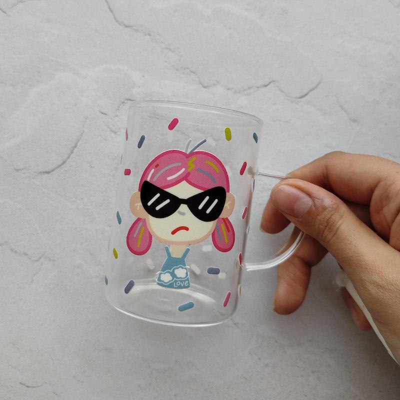 لیوان پیرکس دختر گنگ