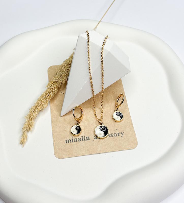 گردنبند و گوشواره