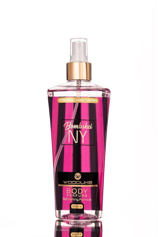 بادی اسپلش وودلایک (Woodlike) رایحه Bombshell New York🩷