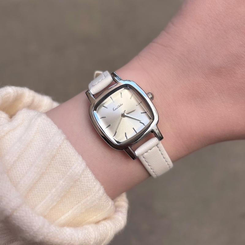 ساعت بند چرم سفید