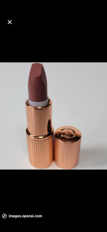 رژلب‌ Pillow Talk با فرمول مات مدرن Charlotte Tilbury