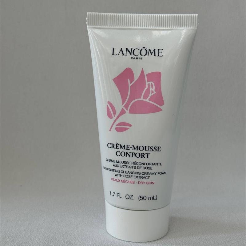 شوینده کرمی لانکوم با عصاره رز؛ ملایم، نرم‌کننده و مناسب پوست خشک و حساس Lancôme