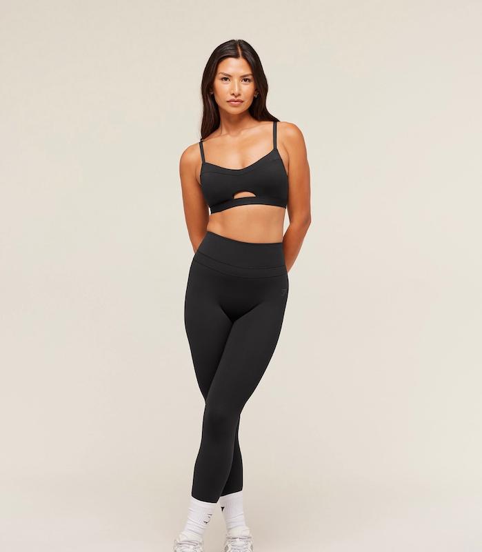 Balcony Peekaboo Sports Bra – Black سوتين ورزشي جيم شارك