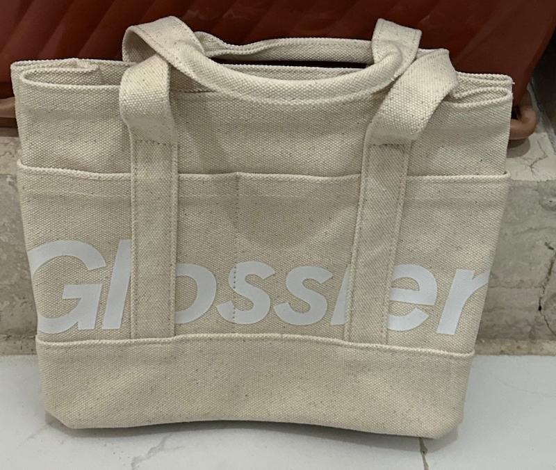 کیف Glossier 