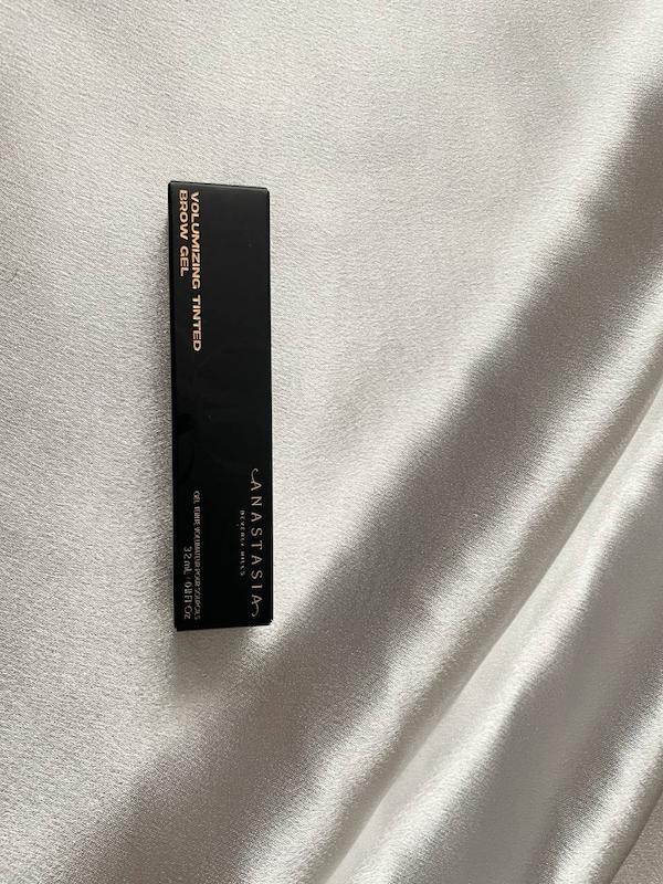 Anastasia Beverly Hills Volumizing Tinted Brow Gel COLOR: Soft Brown