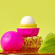 بالم لب توپی eos با طعم عسل و سیب Honey Apple
