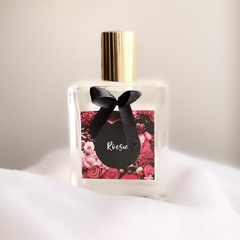 عطر رزیا رایحه Bacarrat rouge