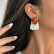 گوشواره چند ضلعی رزینی سفید قهوه ای