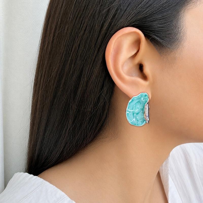گوشواره لبه برگردون میناکاری آبی روشن