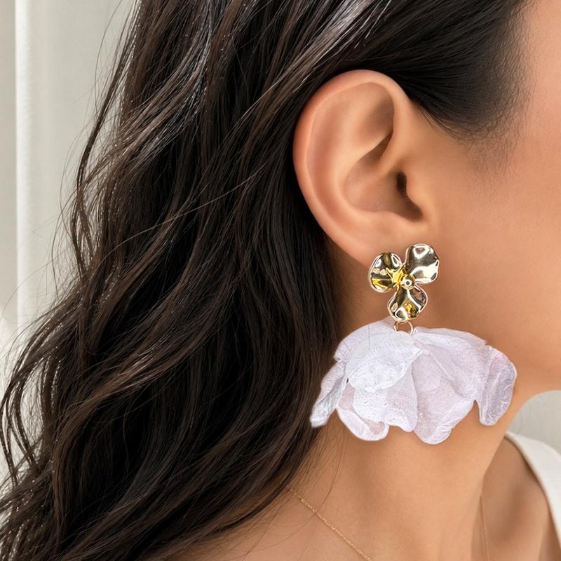 گوشواره پارچه ای با گل طلایی