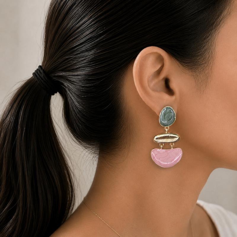 گوشواره هندسی سبز و صورتی