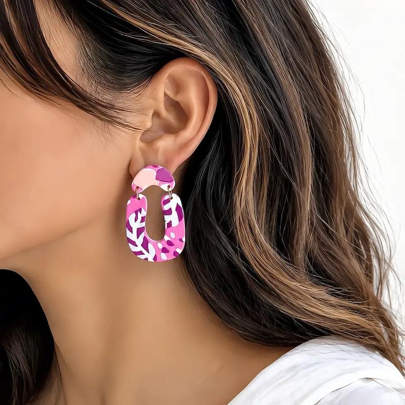 گوشواره فانتزی طرح دار سرخابی