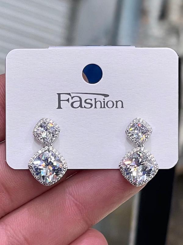 گوشواره جواهری مربع کوچک