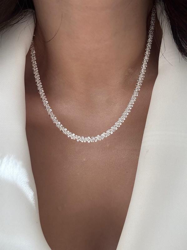 گردنبند خاویاری