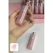 بالم لب طرح دیور | مرطوب کننده و نرم کننده لب