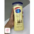 نمای بسته‌بندی لوسیون وازلین Dry Intensive Care