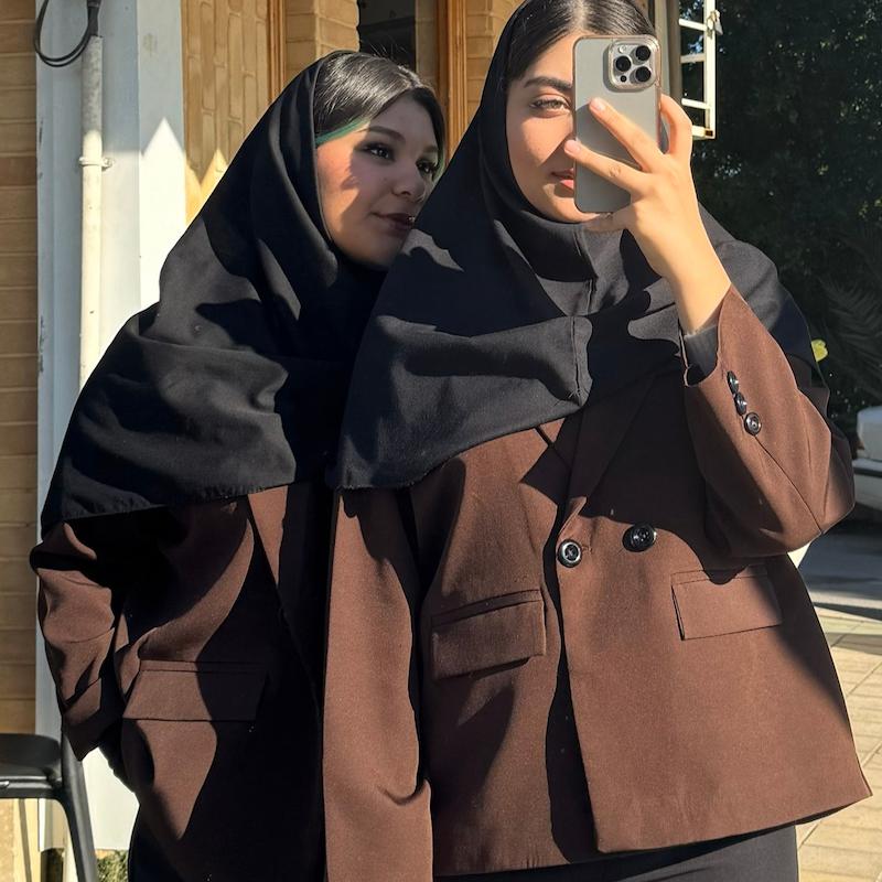 کــت شــکلاتــی
