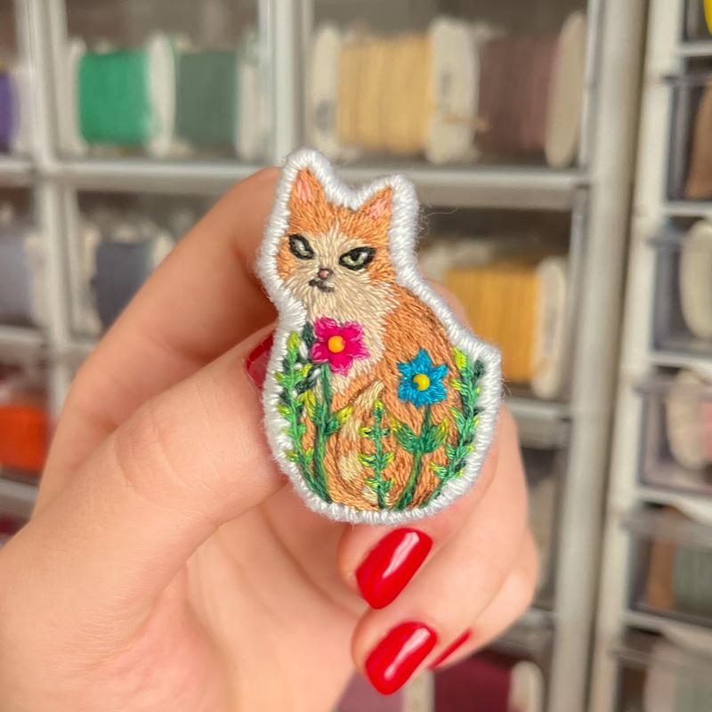 گورب در میان گل ها