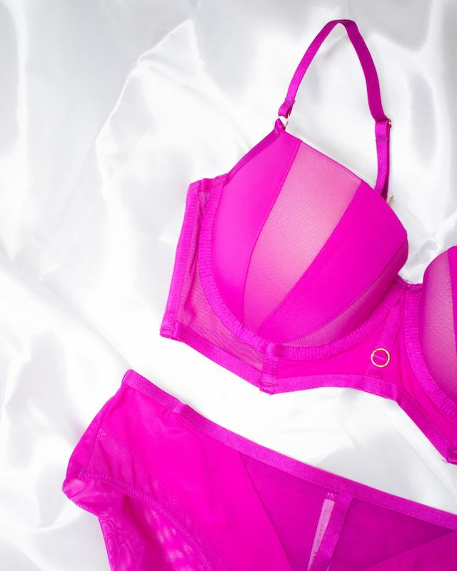 ست شورت و سوتین صدفی