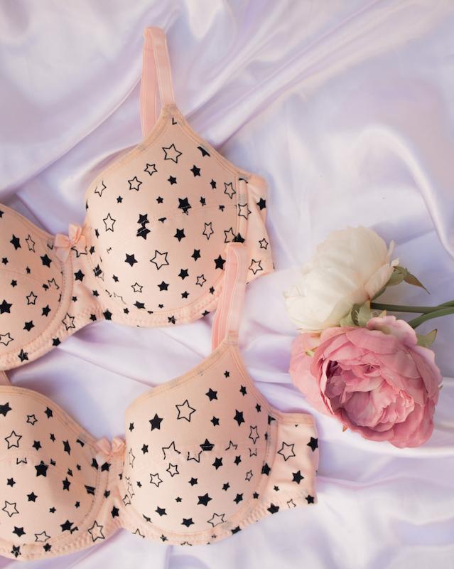 سوتین هانکس ستاره