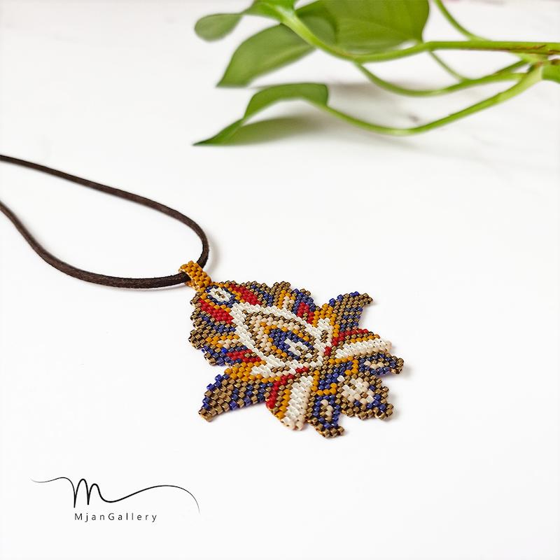 M0169 _ گردنبند سنتی گل شاه عباسی ( منجوق میوکی )