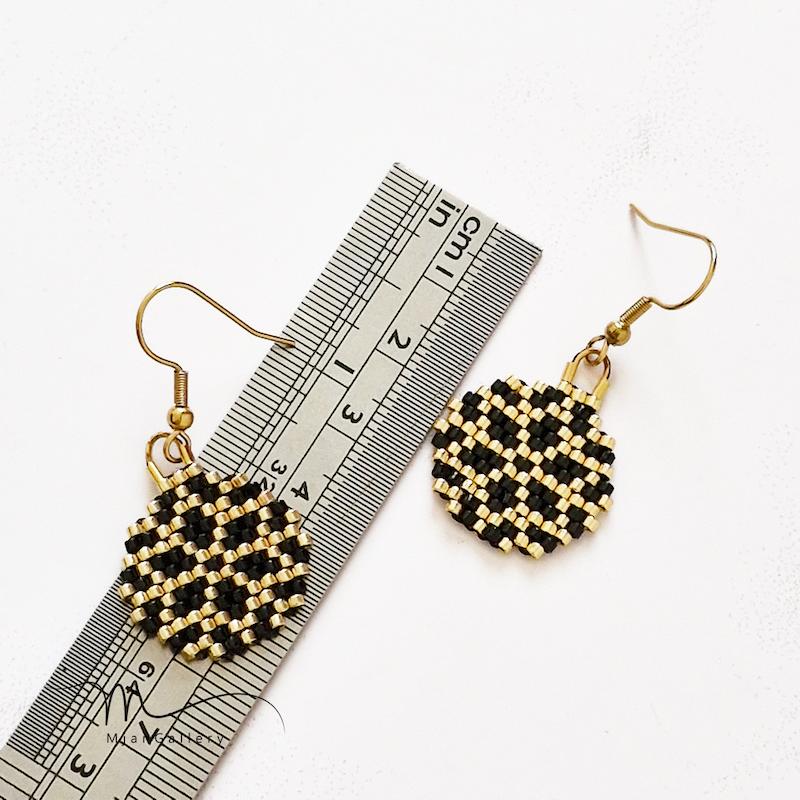 M0141 _ گوشواره دایره مشکی طلایی ( منجوق میوکی )