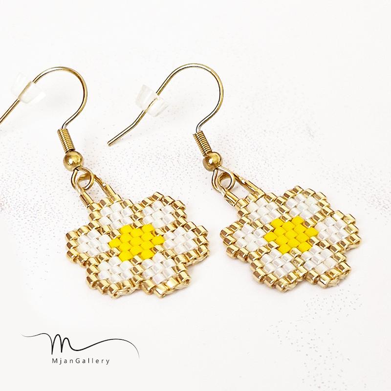 M0251 _ گردنبند، گوشواره و دستبند بابونه ( منجوق میوکی)