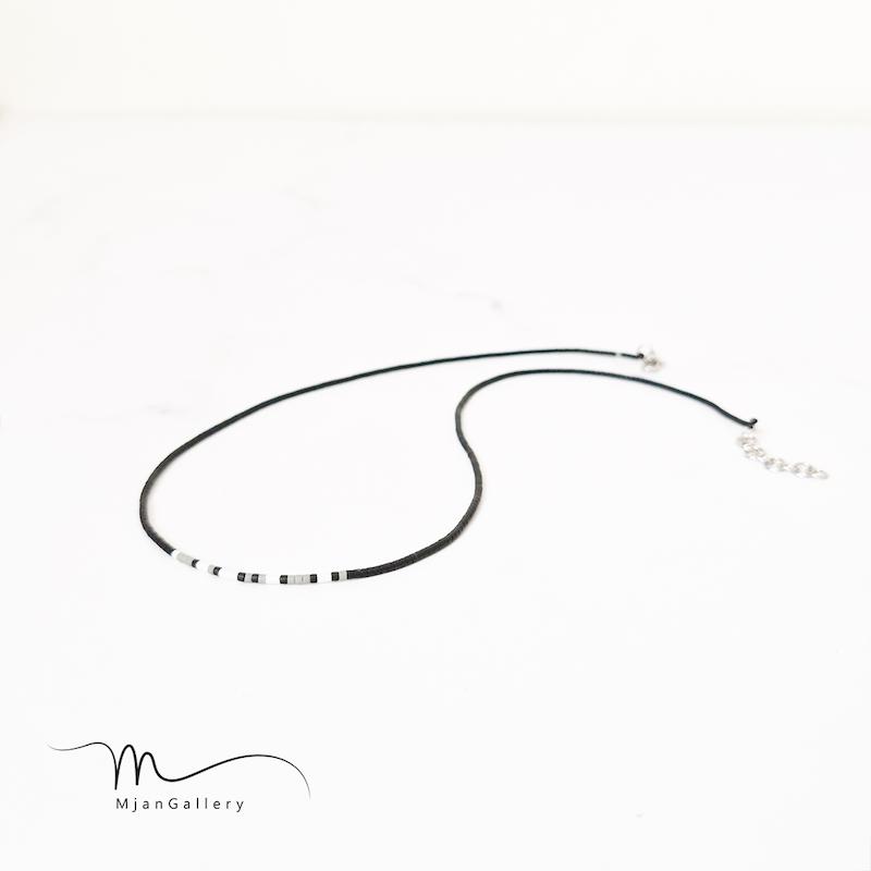 M0217 _ گردنبند، چوکر مورس مشکی مات، طوسی و سفید ( منجوق میوکی ) 1 رج 1رج یک تک