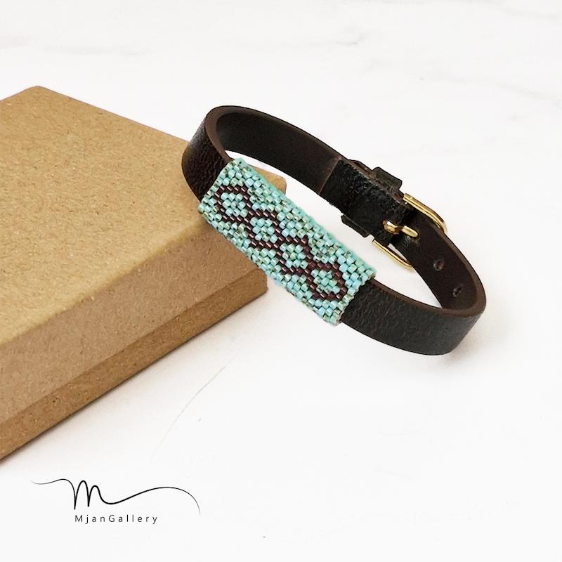 M0285 _ دستبند چرم مردانه با منجوق فیروزه پیکاسویی ( منجوق میوکی )