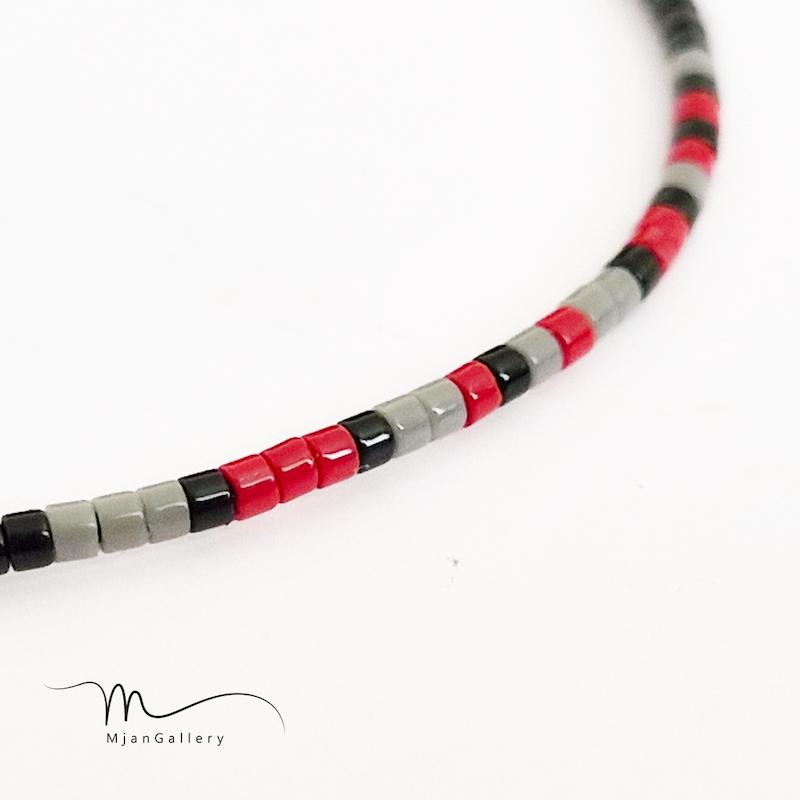 M0308 _ گردنبند، چوکر مورس مشکی، قرمز و طوسی ( منجوق میوکی ) 1 رج 1رج تک رج یک رج