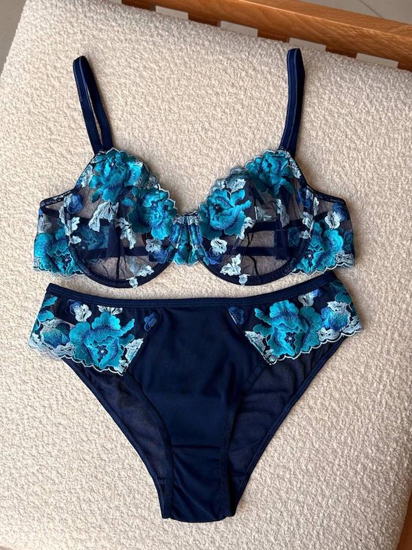 ست شورت و‌سوتین گیپور حریر سرمه ای کد 889