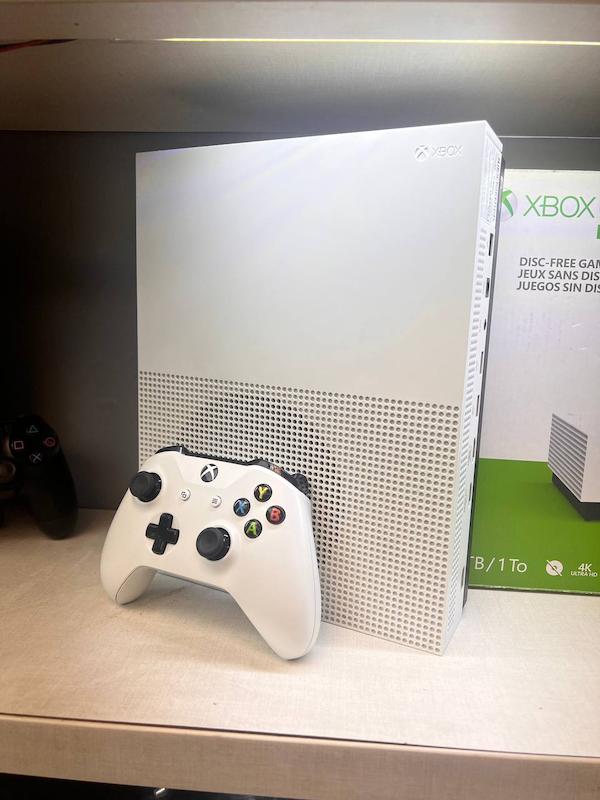 کنسول بازی مایکروسافت XBOX ONE S یک ترابایت استوک