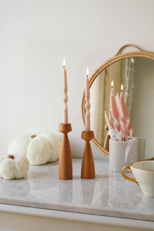 شمعدان ایستاده 