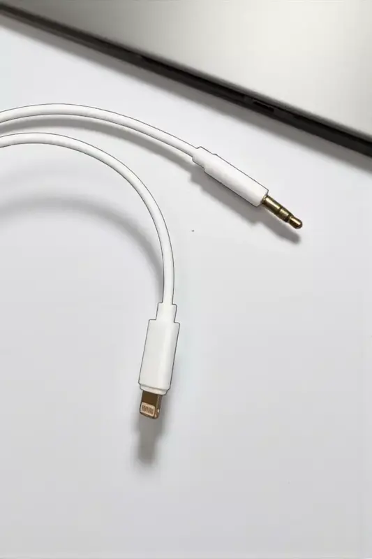 کابل تبدیل لایتنینگ به AUX مدل Adapter Cable طول 1 متر