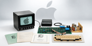 یک Apple-1 کمیاب با امضای استیو وزنیاک تا ۸۰۰ هزار دلار حراج می‌شود.