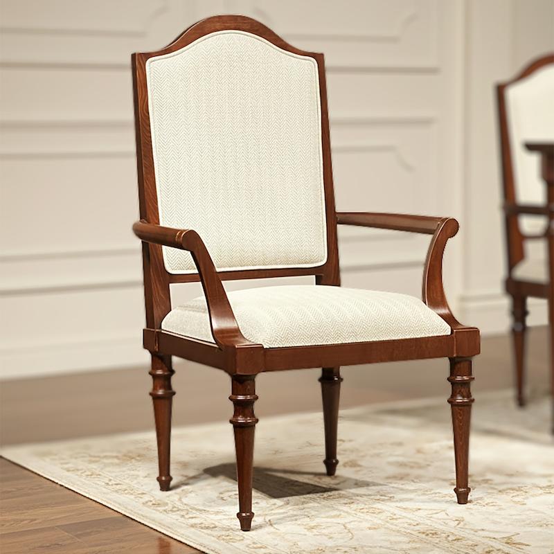 صندلی میزبان لیانا