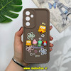 قاب گوشی Galaxy A25 سامسونگ طرح سیلیکونی Solid عروسکی برجسته محافظ لنزدار طرح خانواده باب اسفنجی قهوه ای کد 15384