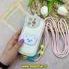 قاب گوشی iPhone 13 Pro آیفون سیلیکونی پارچه ای خرسی تدی محافظ لنزدار دارای بند کنفی بلند کرم کد 61329