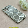 قاب گوشی iPhone 11 آیفون الکتروپلیتینگ شفاف چندضلعی شاین محافظ لنزدار نقره ای کد 1-15-102128