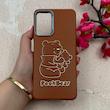قاب گوشی Redmi Note 11 Pro 4G Global / Redmi Note 11 Pro 5G Global / Redmi Note 11E Pro / Redmi Note 12 Pro 4G شیائومی لدر دیزاین SOFT Lether Design فانتزی سیلیکونی طرح چرمی برجسته Pooh قهوه ای کد 105032