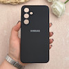 قاب گوشی Galaxy S24 FE سامسونگ سیلیکونی اورجینال پاک کنی درجه یک زیربسته مشکی کد 109736
