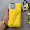قاب گوشی iPhone 16 Pro Max آیفون سیلیکونی پاک کنی اورجینال rhode روود همراه با لیپ گلاس زرد کد 111635