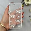 قاب گوشی iPhone 7 - iPhone 8 - iPhone SE 2020 - iPhone SE 2022 آیفون لاکچری شفاف شاین رزینی لنز کرومی طرح پاپیون و مروارید برجسته کد 116138