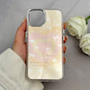قاب گوشی iPhone 13 - iPhone 14 آیفون اورجینال فانتزی سخت آینه ای لنز کرومی ایربگ دار طرح پاپیون کیوت کد 122054
